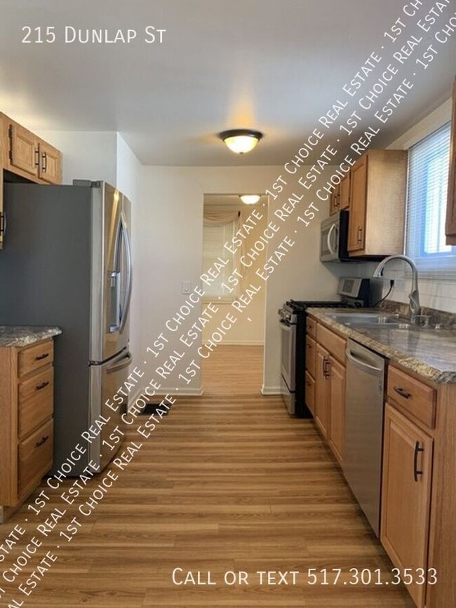 Photo - 215 Dunlap St