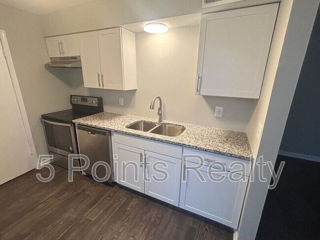 Photo - 308 Prince Ave