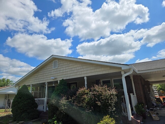 Building Photo - 116 Leeland Rd