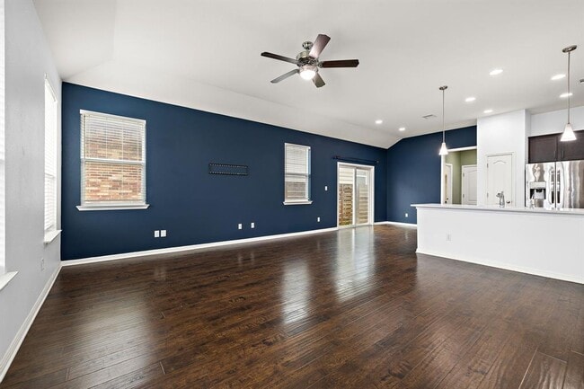 Photo - 706 Coconut Grove St