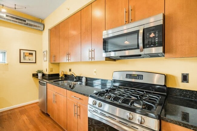 Photo - 1390 Kenyon St NW Unit 319