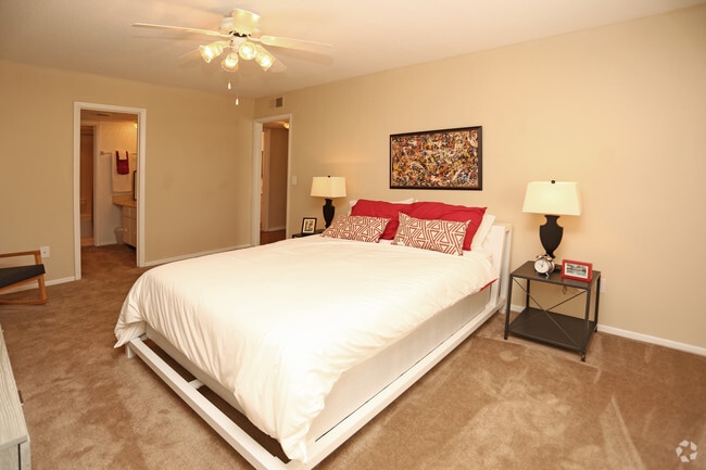 2BR-2BA 1200SF