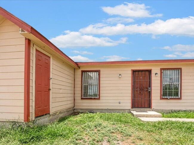 Photo - 5846 Elm Valley Dr Unidad 3