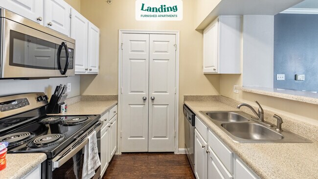 Photo - 411 Buckingham Rd Unit 0415.658872