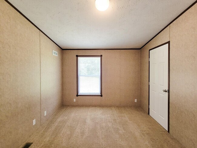 Photo - 10754 Lake Shore Dr