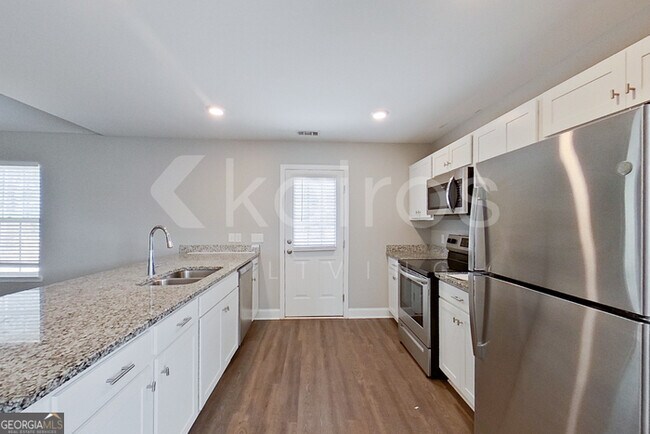 Photo - 110 Western Red Cedar Dr