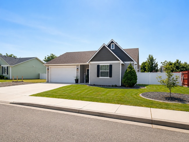 Building Photo - Beautiful 3-Bedroom Home with RV Parking in West Pasco
