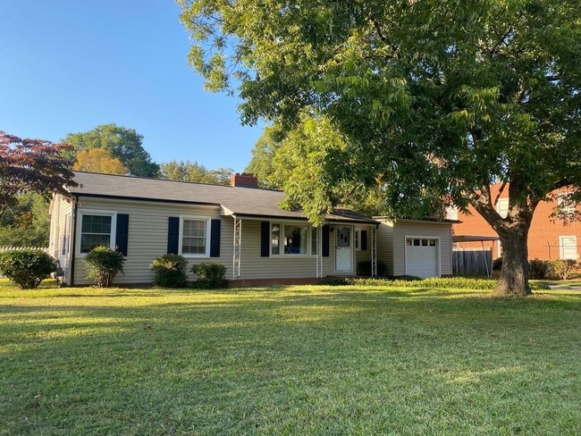 Nice 2 bedroom 1 bathroom home very close ... - Nice 2 bedroom 1 bathroom home very close ...