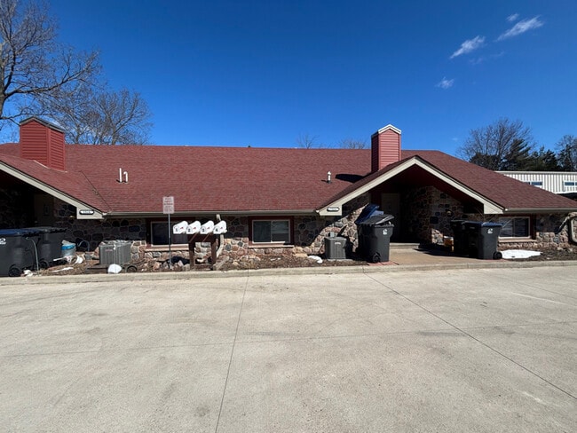 Building Photo - 2316 Post Rd