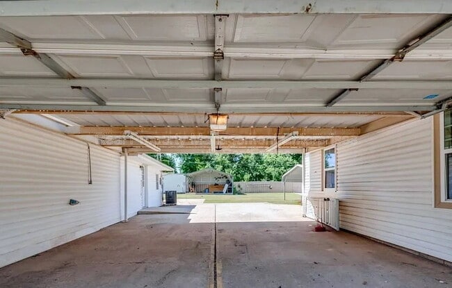 Photo - 230 SE 50th St