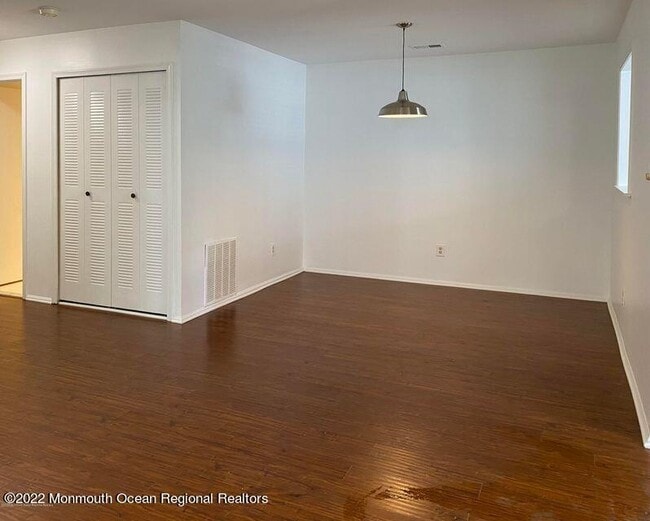 Photo - 407 Hampton Ct