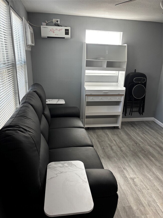 Photo - 100B Ross St