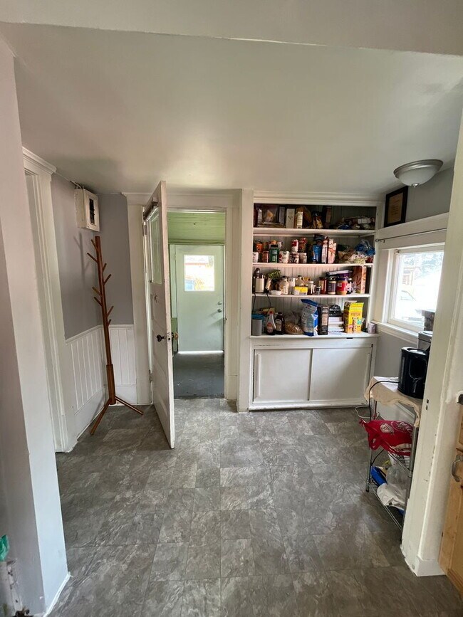 Photo - Close to WWU! Easy Lakeway Location Near Whole Foods & I-5