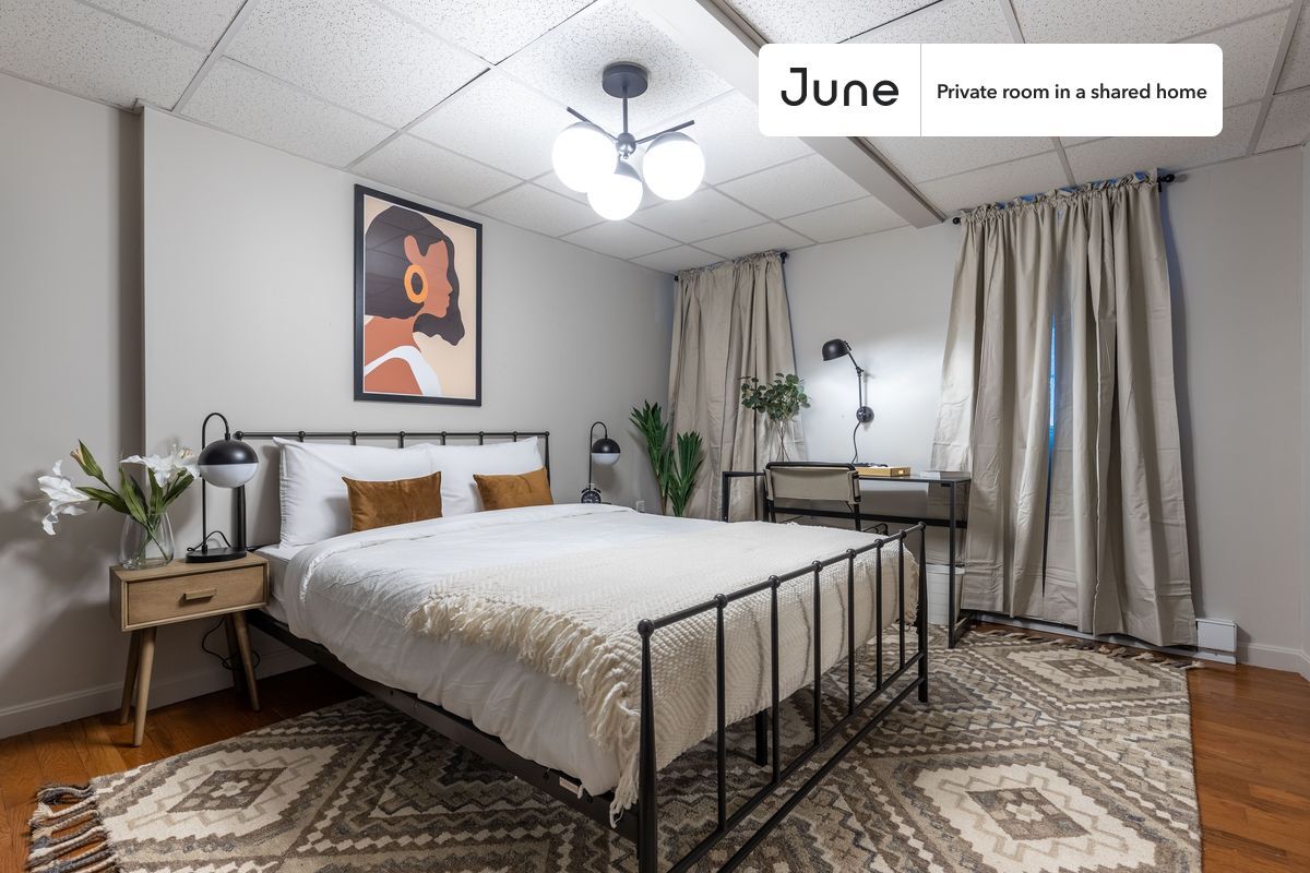 Private bedroom in 5 bed/3 bath Home - Private bedroom in 5 bed/3 bath Home
