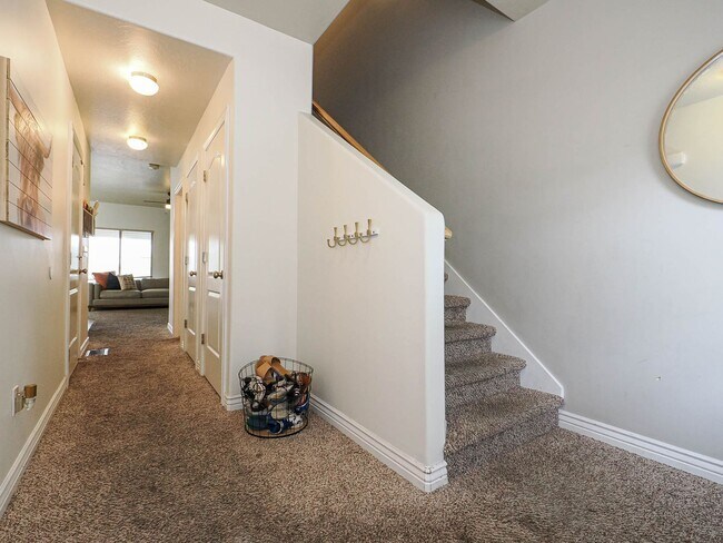 Photo - RES_ROSENTHAL_3878 Unit RES_ROSENTHAL_3878_UPSTAIRS BEDROOM