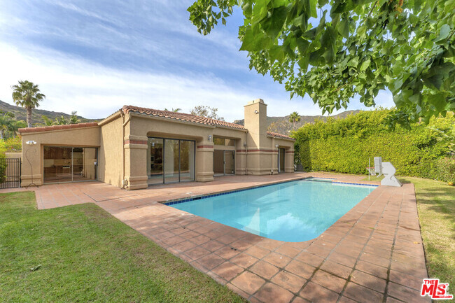 Building Photo - 3516 Malibu Country Dr Rental