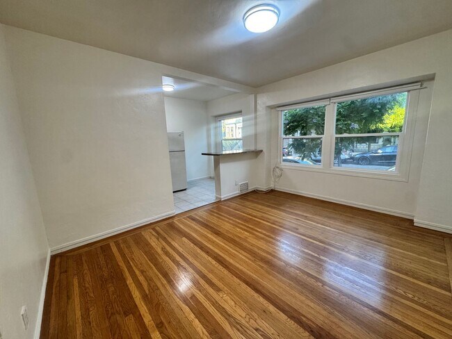 Photo - 530 Grove St Unit 1