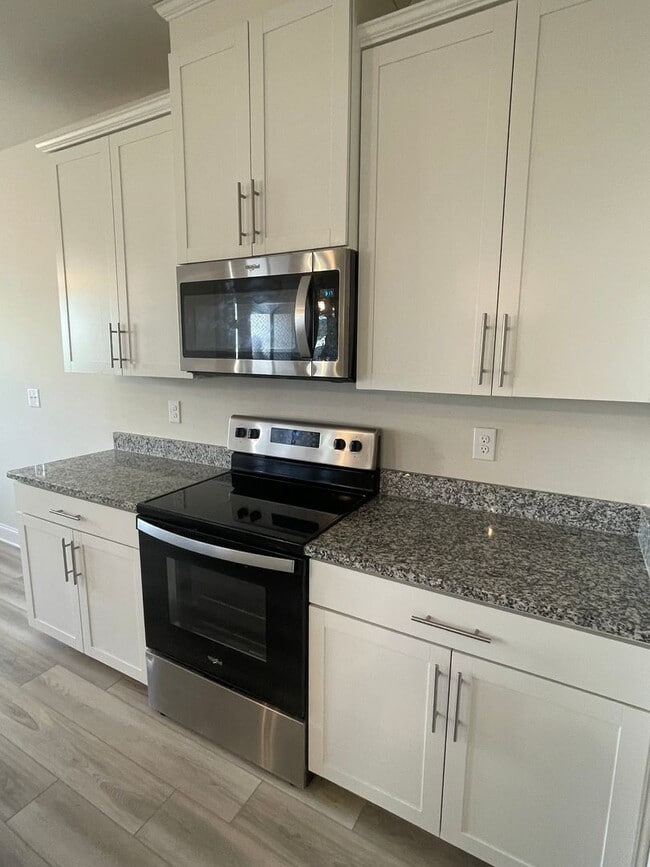 Photo - 1520 Henderson Pt Aly