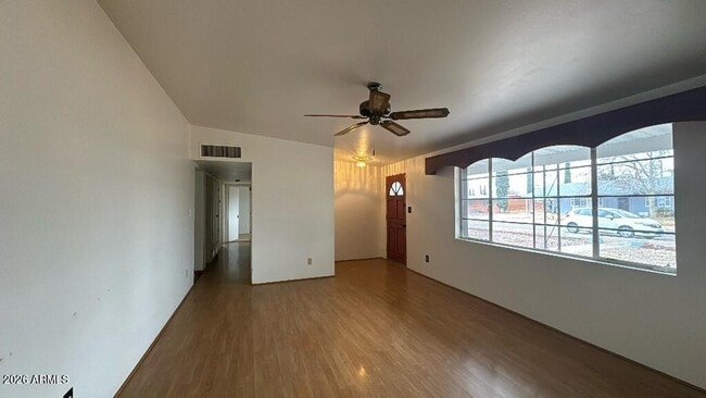 Photo - 35 E James Dr