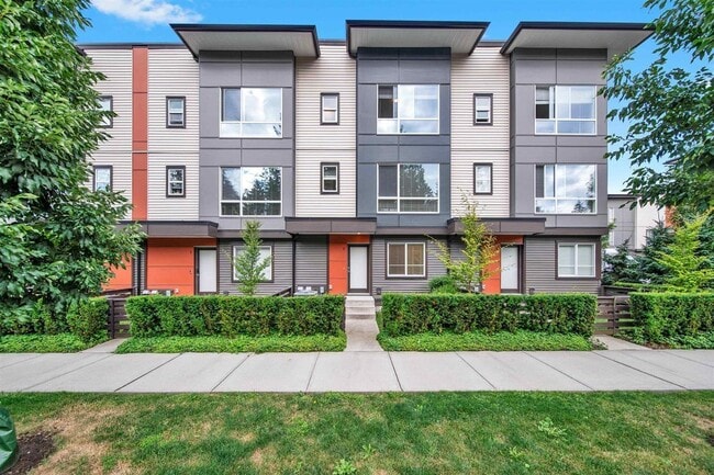 Photo - 7288-7188 188 St