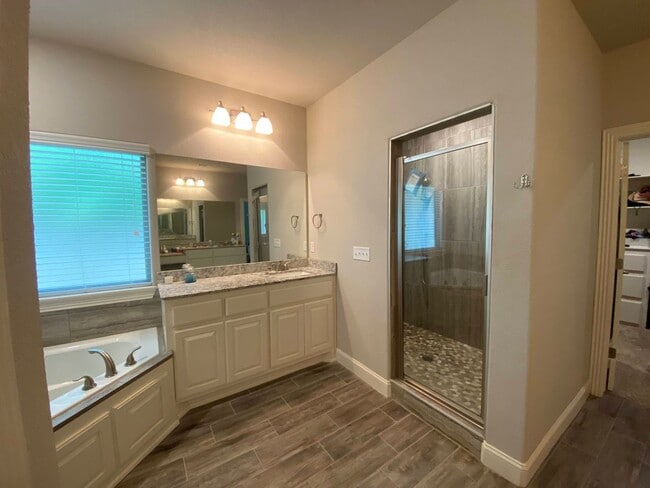 Photo - 3 Bedroom 2.5 Bathroom Home