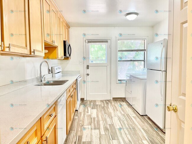 Photo - 90 Arden Cir