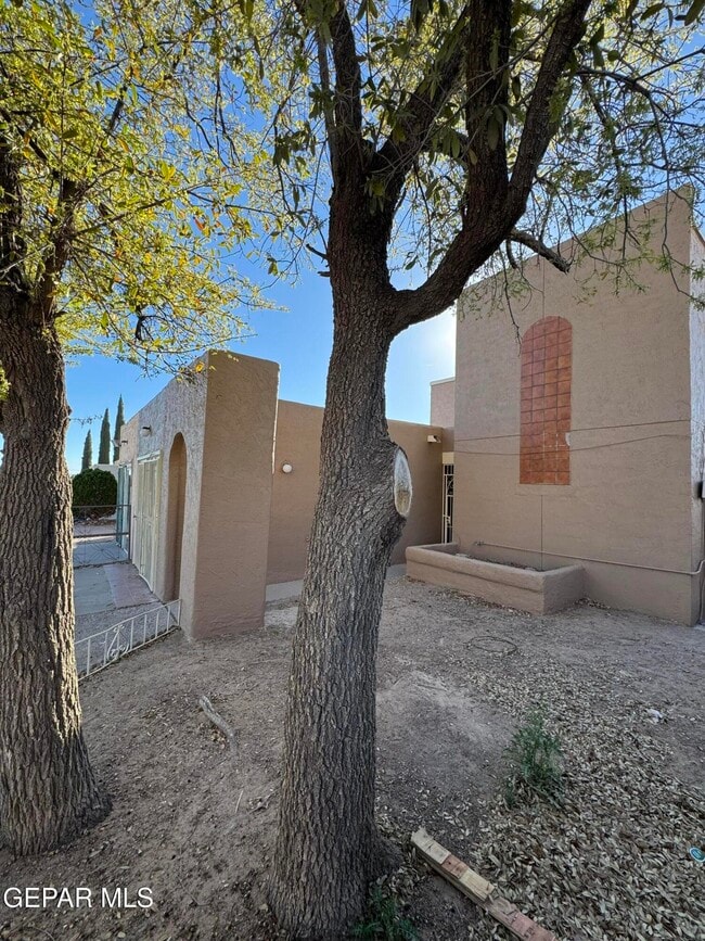 Building Photo - 943 Montera Rd