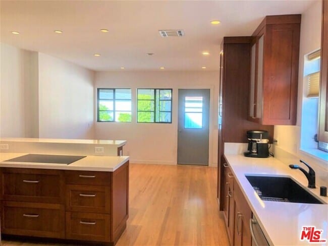 Photo - 7800 Dunbarton Ave