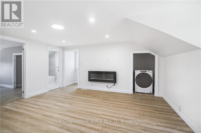 Photo - 10 Comet Ave Unité 2