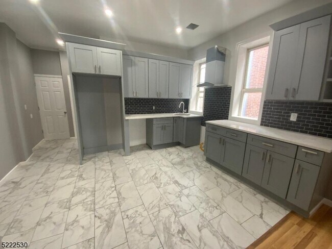 Photo - 127 Union St Unit 3R