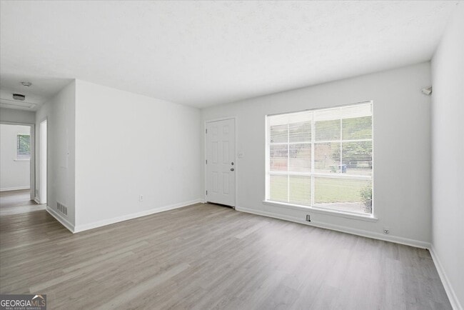 Photo - 1947 Grange Dr SE