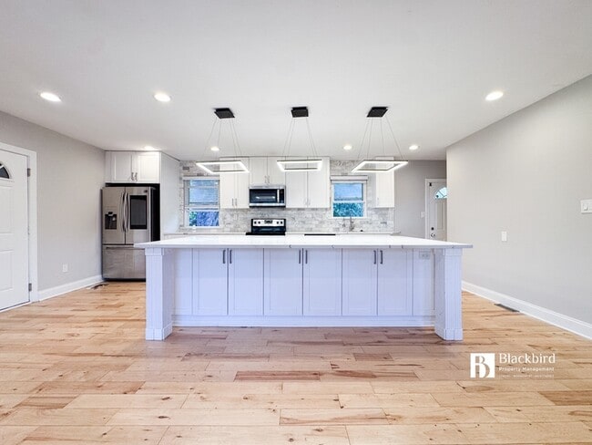 Photo - 11901 Crestwood Ave S