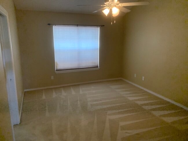 Photo - 5005 Lethaby Dr