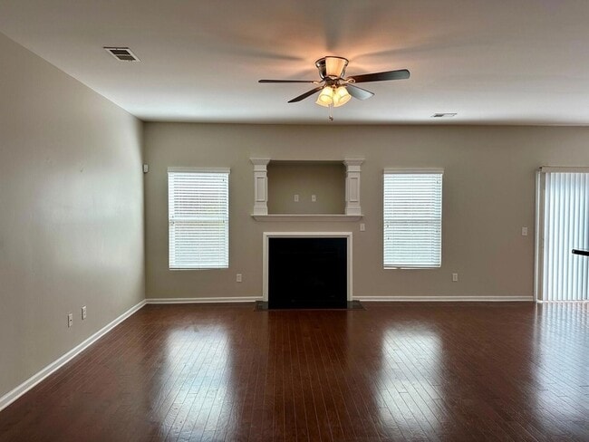 Photo - 450 Delmont Dr Casa