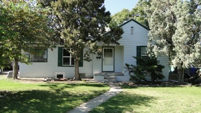 Building Photo - 5 Bed 2 Bath Home Near Colorado Mesa University