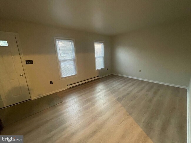 Photo - 203 Cross Keys Dr