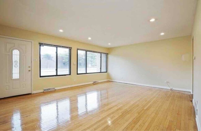 Photo - 2258 E 103rd St