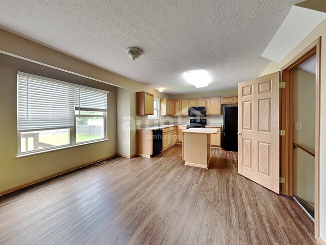 Photo - 438 Rothgate Dr