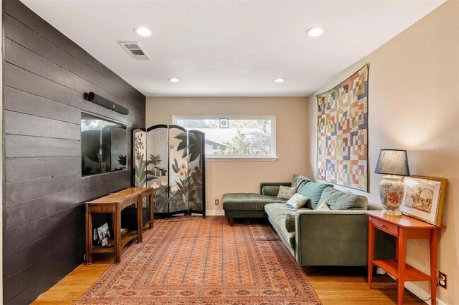 Photo - 9717 Hansford Dr