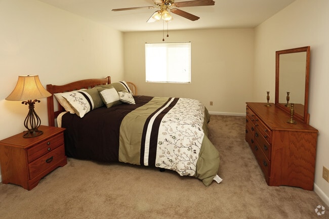 2BR-1BA 950 SF