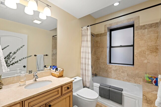 Photo - 5219 Winthrop,-2N Unit 2N