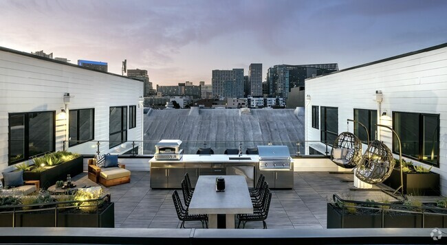 The Rooftop Retreat - The Quinn Rental