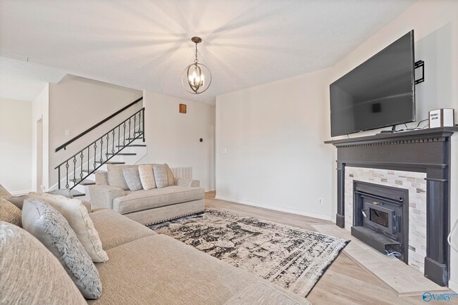 Photo - 407 Christopher Dr