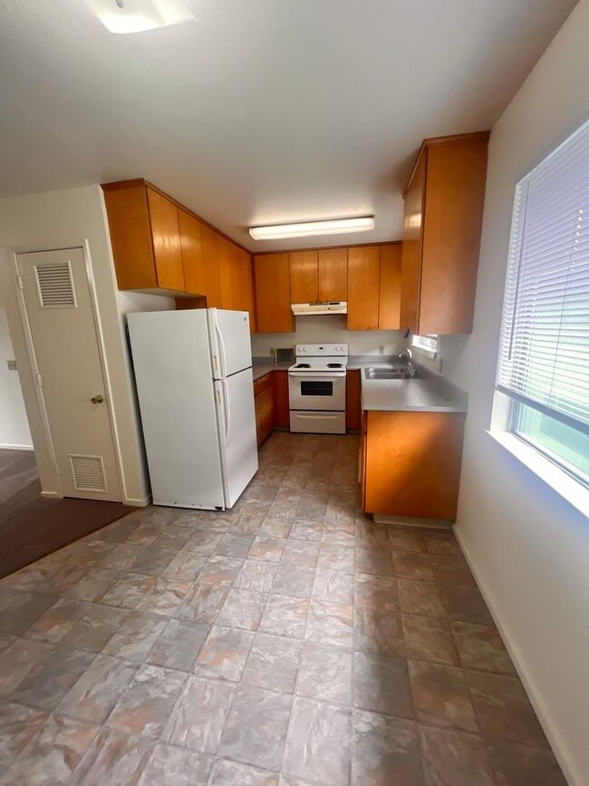 Photo - 1330 Haven Ln Unit 4