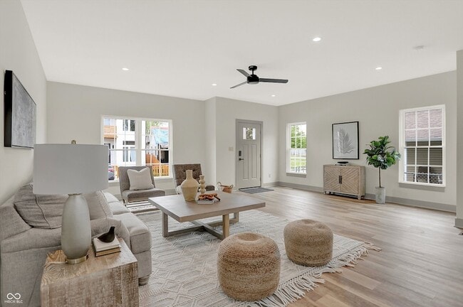 Photo - 220 Sanders St