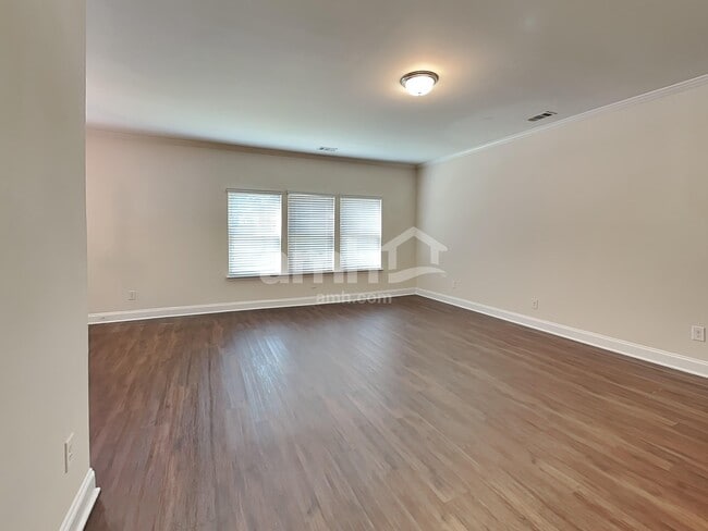 Photo - 2505 Beal St