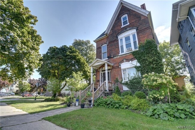 Building Photo - 54 3rd St