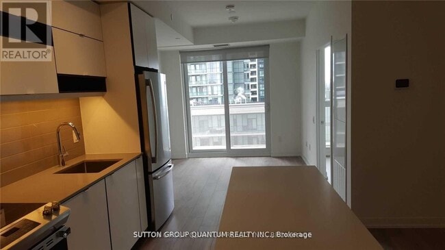 Photo - 4065 Confederation Pkwy Unit 1011