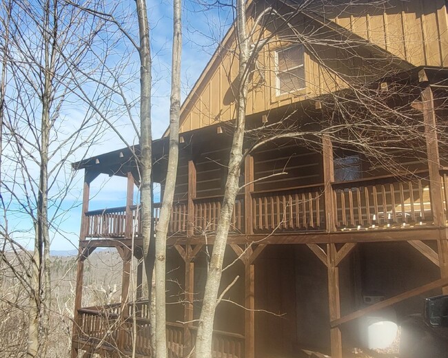 Photo - 139 Freewinds Rd House