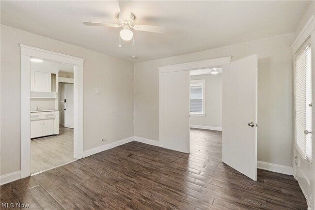 Photo - 515 E 143rd St Unidad Upstairs